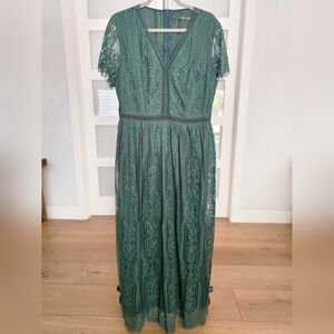 071. Elegant Green Lace Dress